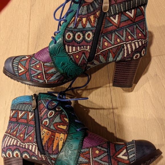 Colorful Patterned Ankle Boots - Picture 3 of 11